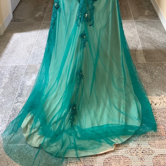 NWT Black Label Couture Gown!!  BREATHTAKING! SZ 6 - Picture 4 of 4